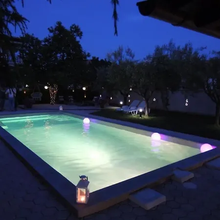 Lavanda Mit Pool Und Garten In * ポレッチ