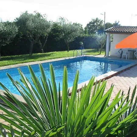 Lavanda Mit Pool Und Garten In ポレッチ