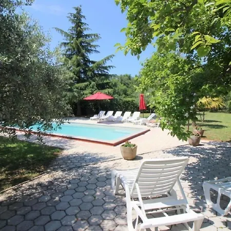 Lavanda Mit Pool Und Garten In 別荘 *