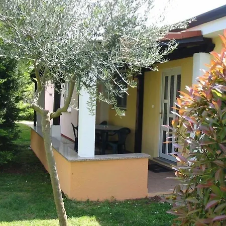 Lavanda Mit Pool Und Garten In Holiday home *
